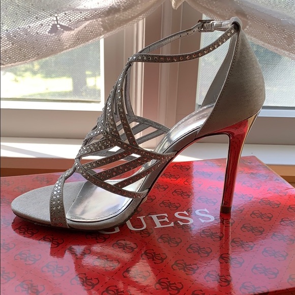 Guess size 6 - Picture 2 of 7